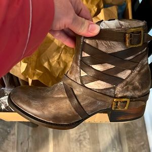 Freebird boots new in box sz. 7